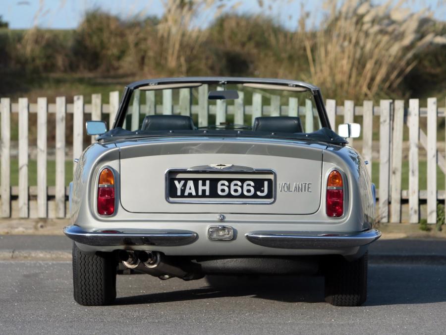  Aston Martin DB6 Volante (Mk II) 1969 года  (UK) (фото 9 из 10)